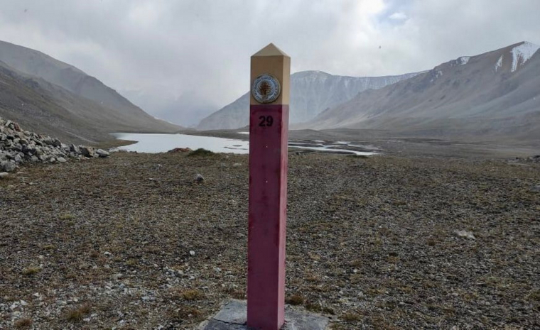 6 казахстанских туристов незаконно пересекли государственную границу