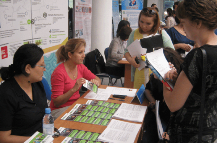 Центры занятости в Казахстане будут находить соискателей в интернете