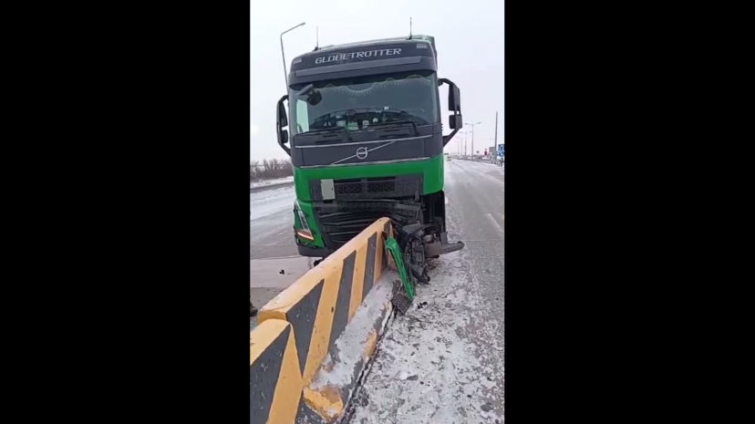 Водитель грузовика уснул за рулем на трассе Астана – Щучинск