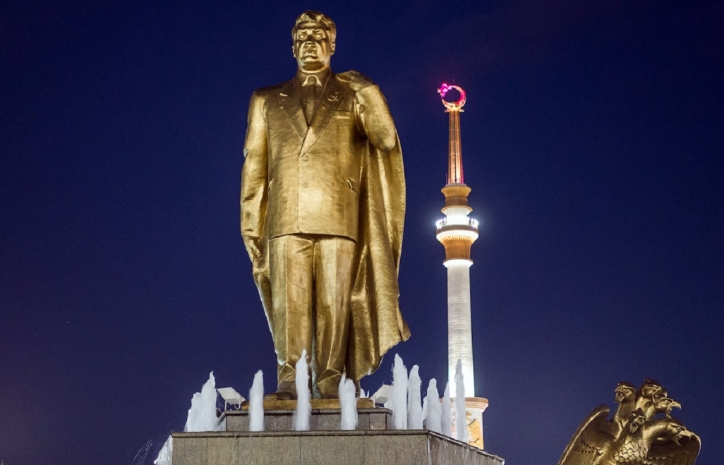 Как правильно поминать Ниязова определили в Туркменистане