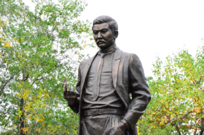 В Семее открыли памятник Алихану Букейханову