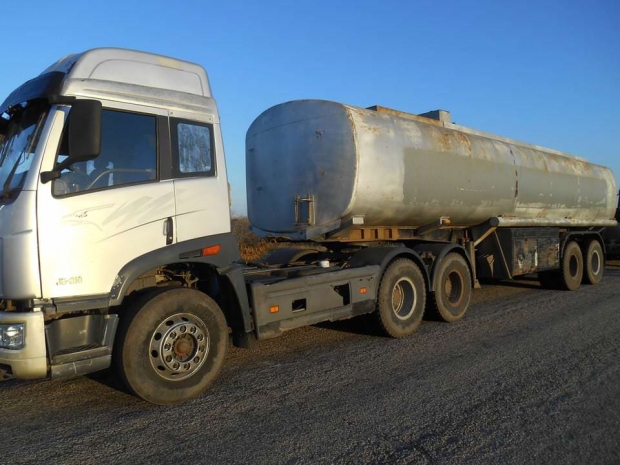 В Казахстане предлагают снизить пошлину для выезжающих из страны автомашин в три раза