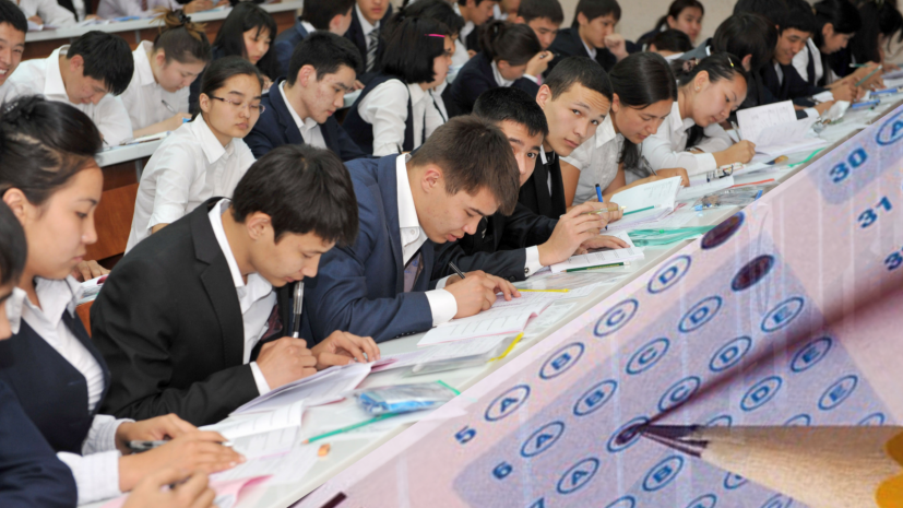 Сами нагнетают обстановку — Даурен Абаев обвинил родителей абитуриентов