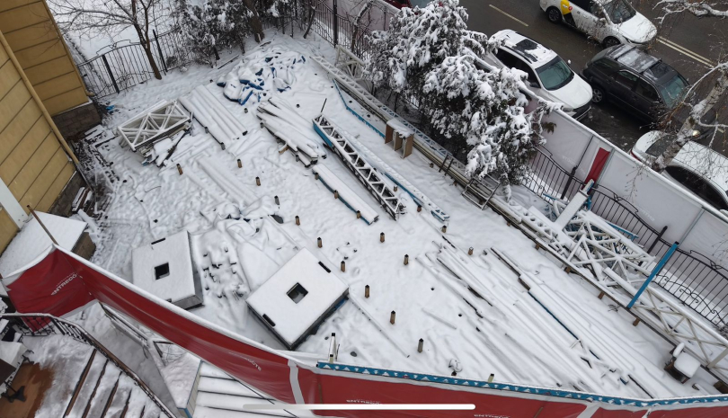 Летнюю террасу незаконно построил ресторан в центре Алматы