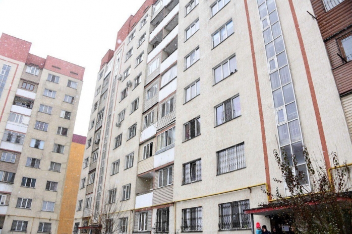 Завершился переезд жителей накренившегося дома в Алматы