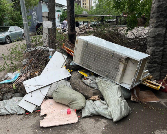 Казахстанцев оштрафовали на 5,2 млрд тенге за мусор и нарушения благоустройства