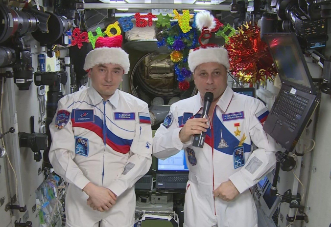 Космонавты МКС поздравили землян с Новым годом