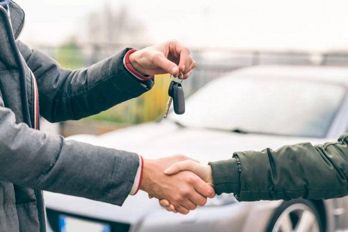 Покупать роскошные авто запретили чиновникам в Узбекистане