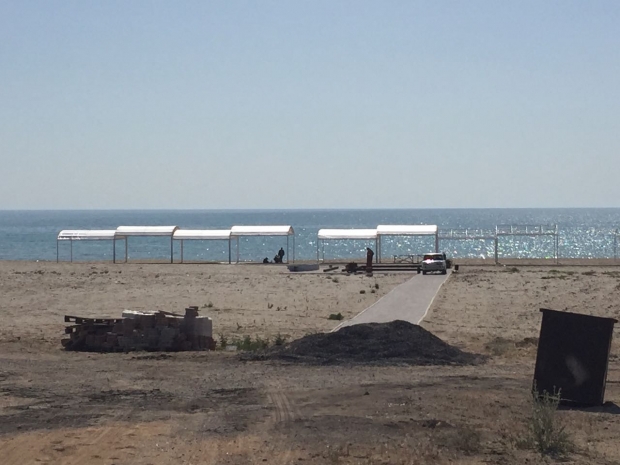 Учителей отправили дежурить на пляжи в Костанае