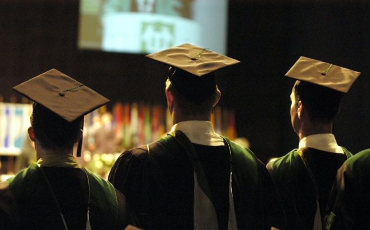 77% тысяч выпускников прошлого года с техническими специальностями были трудоустроены