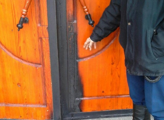 Злоумышленник поджег двери Благовещенского собора в Павлодаре