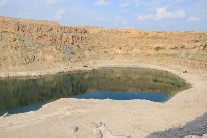 Озеро неожиданно появилось в степи в Атырауской области