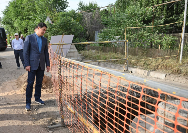 Недостроенными соцобъектами и дорогами возмутился аким Алматы