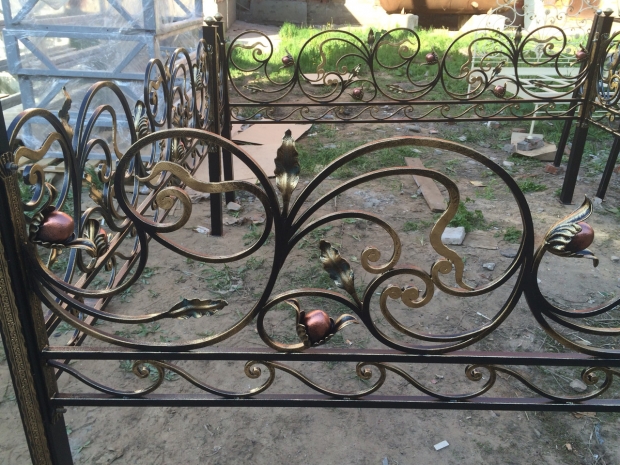 В Атырау разграбили православное кладбище