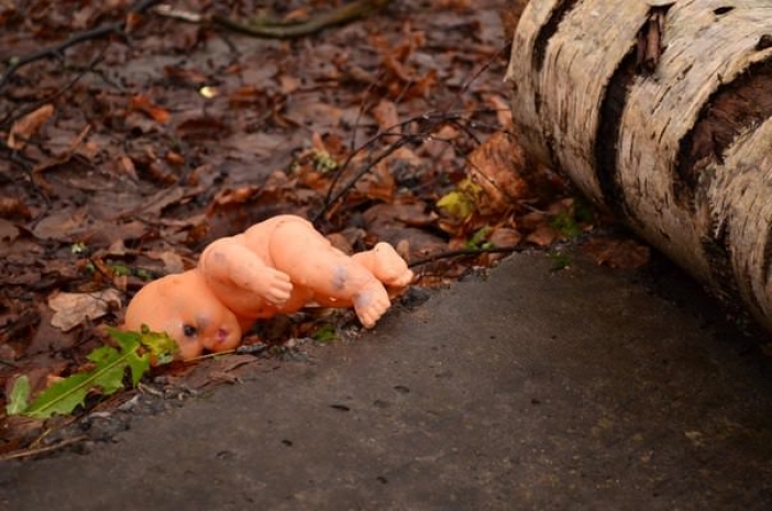 Женщина подозревается в убийстве пятилетней дочери