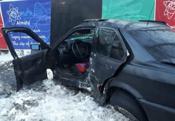 Два человека пострадали в ДТП в Алматы