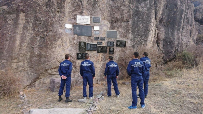 На полигоне «КАЗСПАС-2017» установили памятную доску спасателю Елдосу Нурпеисову