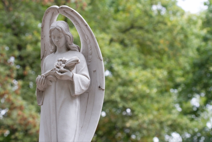 Завышавшие цену на погребение работники кладбища задержаны в Алматы