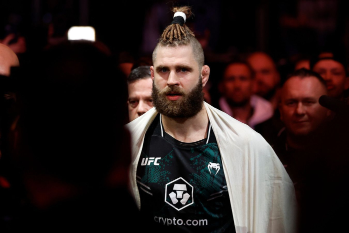 UFC объявил титульный бой в полутяжелом весе