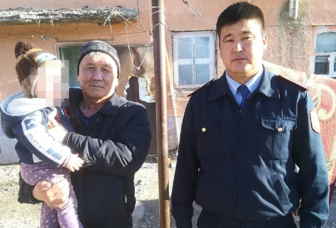 Полуторагодовалого ребенка нашла полиция в Туркестанской области