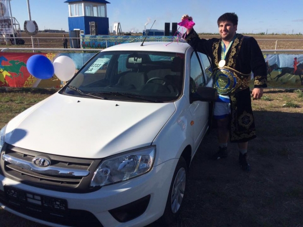 В Павлодаре в честь Дня Победы на соревнованиях разыграли 3 автомашины