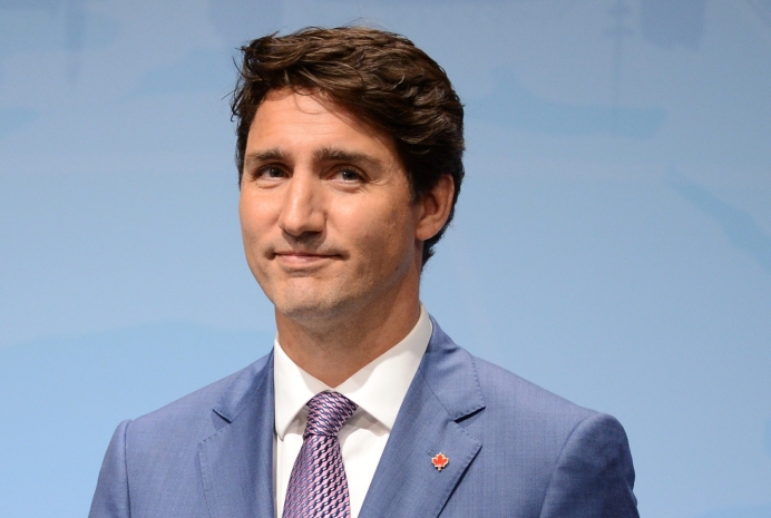 Премьер-министр Канады извинился за расистское фото