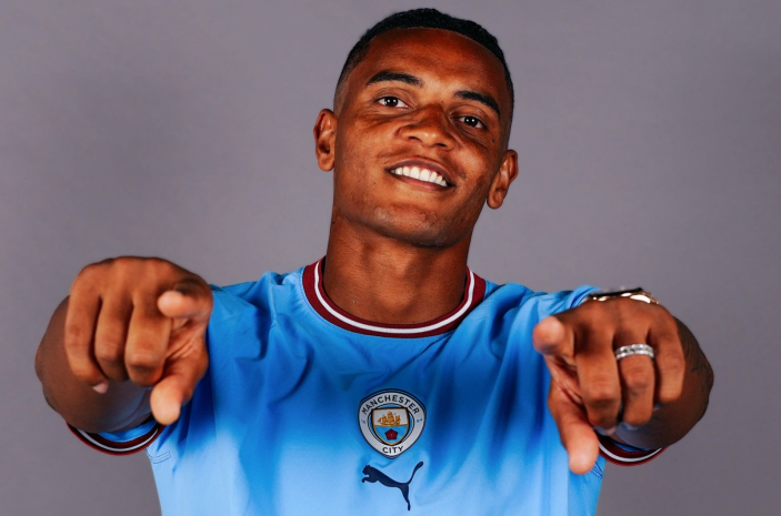 Аканжи переходит в «Манчестер Сити»