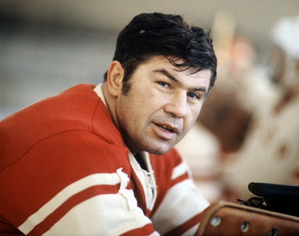 В Москве зарезан легенда советского хоккея Виктор Толмачев