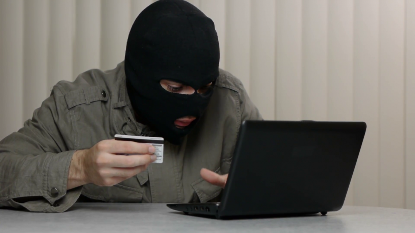 Полиция Астаны рассказала о мошенниках, блокирующих смартфоны