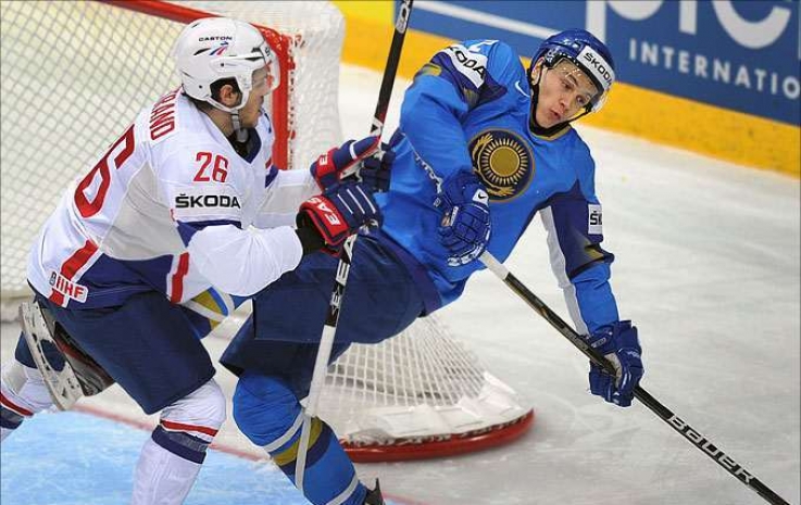 Казахстанские хоккеисты проиграли белорусам на ЧМ в Минске