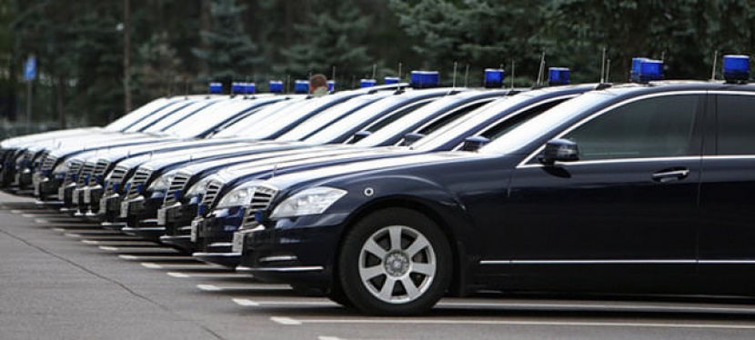 Масимову жалуются на чиновников с дорогими авто