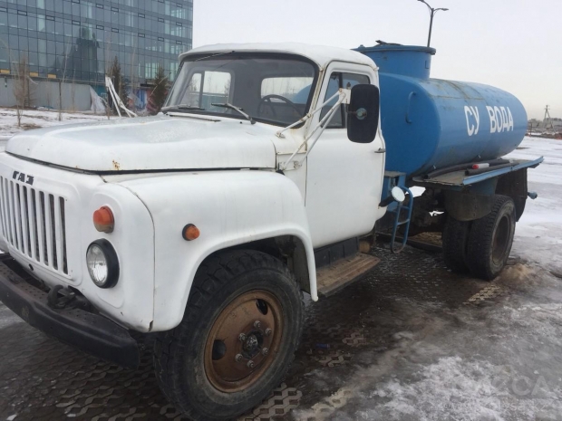 Водовоз сбил девушку на трассе в Туркестанской области