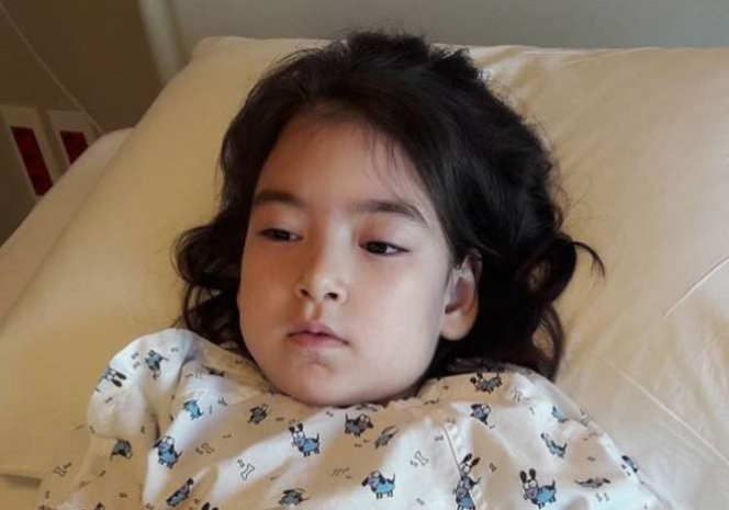 Рамзан Кадыров оказал помощь тяжелобольной девочке из Казахстана