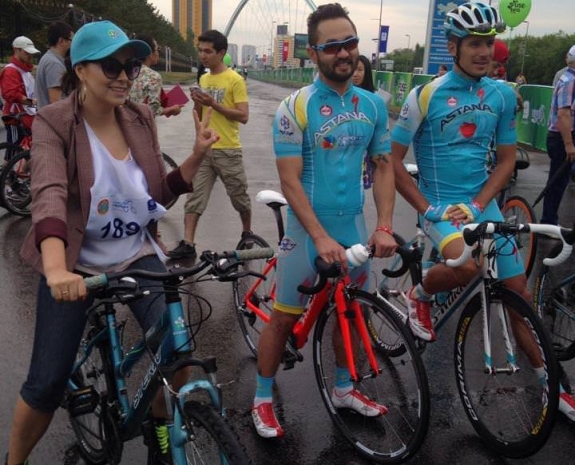 В Астане состоялся благотворительный велопробегЭксклюзив