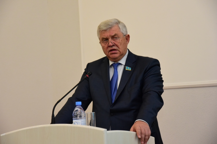 Подозреваемый в убийстве в Караганде пересек границу легально — Божко