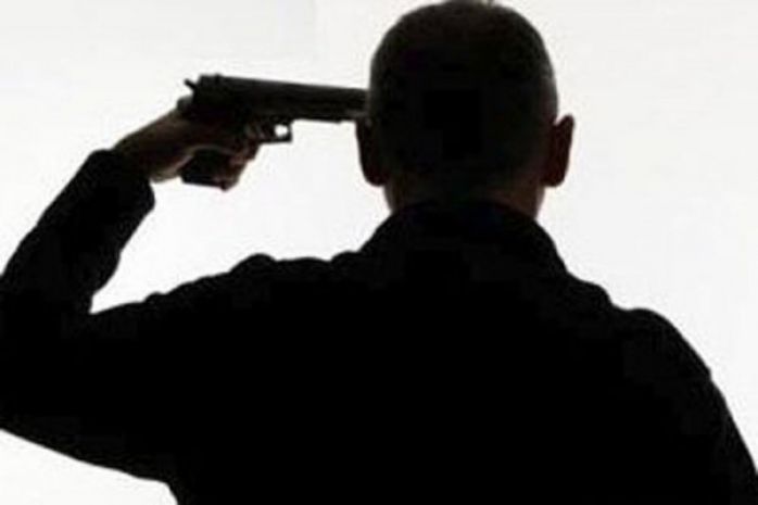 Полицейский довел мужчину до самоубийства в Караганде