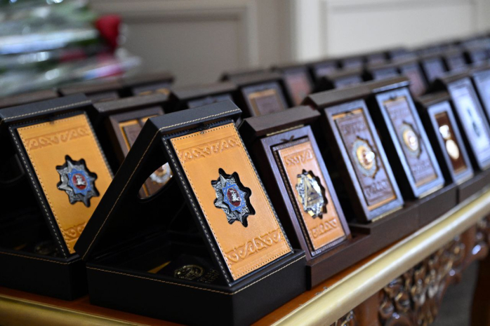 Число госнаград сократят в Кыргызстане