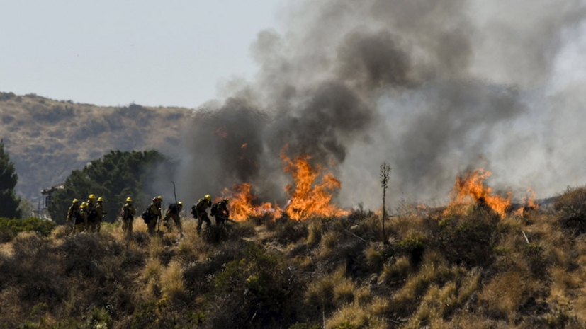 150 человек из детского лагеря не могут спасти от пожара в Калифорнии