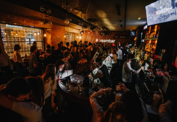 Счета бара актера Максима Лагашкина арестовала налоговая служба