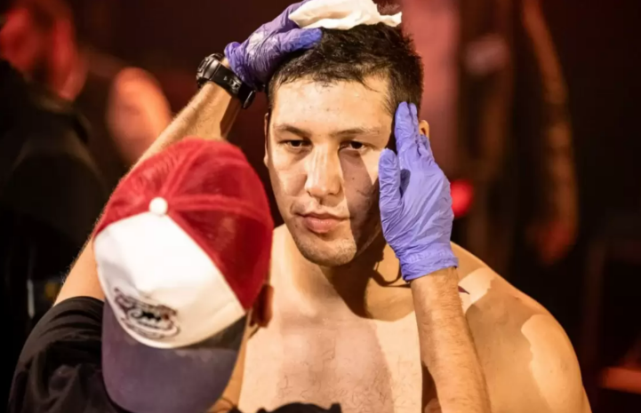 Казахстанский боец Дияр Нургожай потерпел поражение в поединке UFC