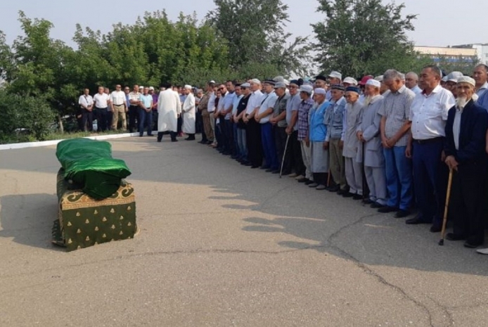 С погибшим егерем Канышем Нуртазиновым попрощались в Жезказгане