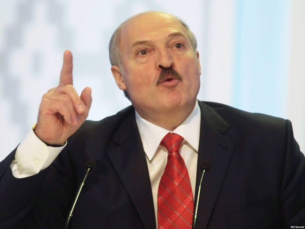 Лукашенко считает незаконным самопровозглашение ЛНР и ДНР