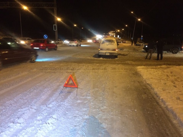 Снег в Алматы: у пешеходного перехода сбили девушку