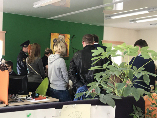 Обыски и задержания сотрудников прошли в офисе редакции Ura.ru в Екатеринбурге