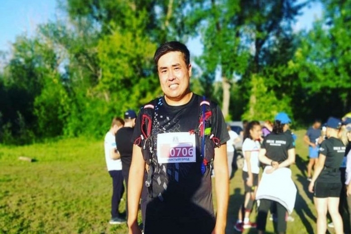 Волонтера убило током на крыше многоэтажки в Уральске