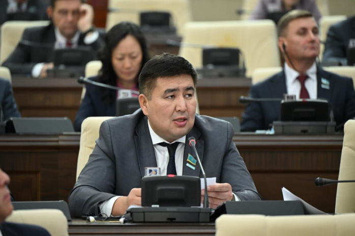 Депутат мажилиса Елнур Бейсенбаев освобожден от полномочий