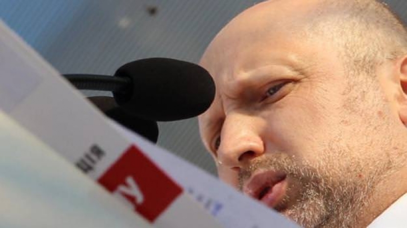 Турчинов вновь попросил у Запада высокоточное оружие