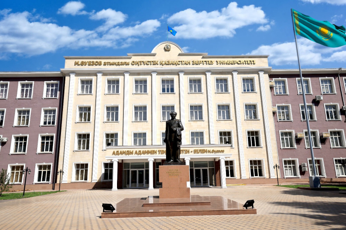 4 дома и кресло за 20 миллионов тенге: АФМ выявило схему хищений в одном из вузов Казахстана