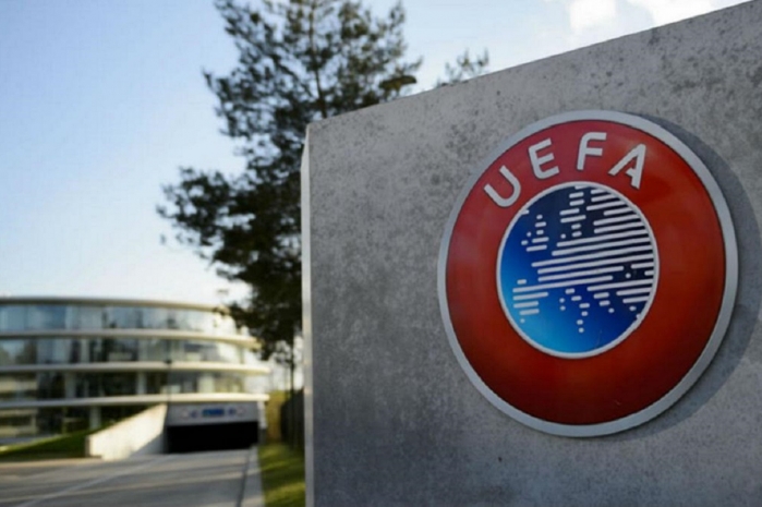 УЕФА запретил рукопожатия футболистов из-за коронавируса