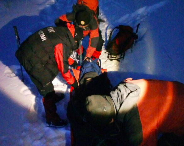 Алматинец попытался пробежаться по Кок-Жайляу в кроссовках